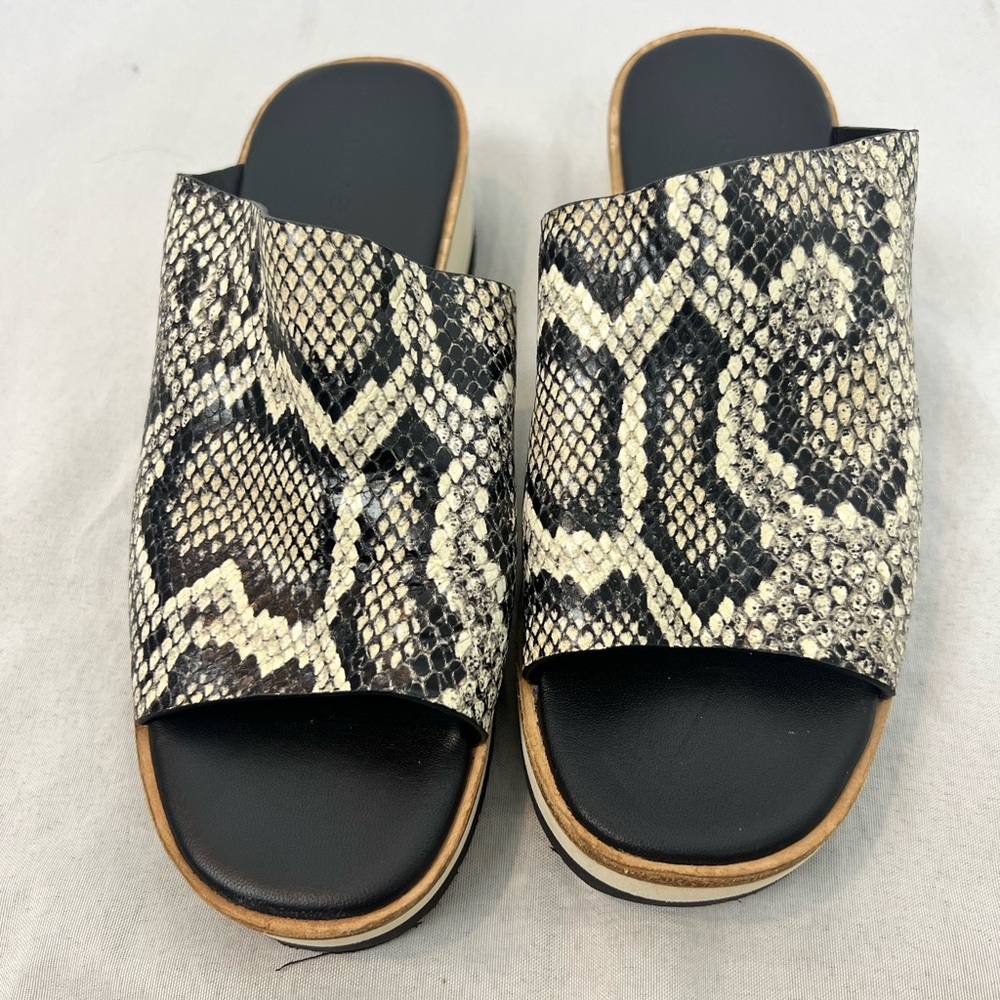 Vince Sarria snake print sandals slides size 6 women’s sandal